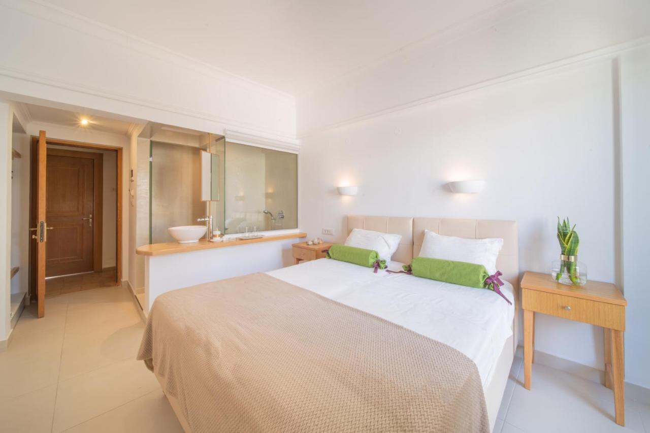 Malia Mare Hotel Bagian luar foto