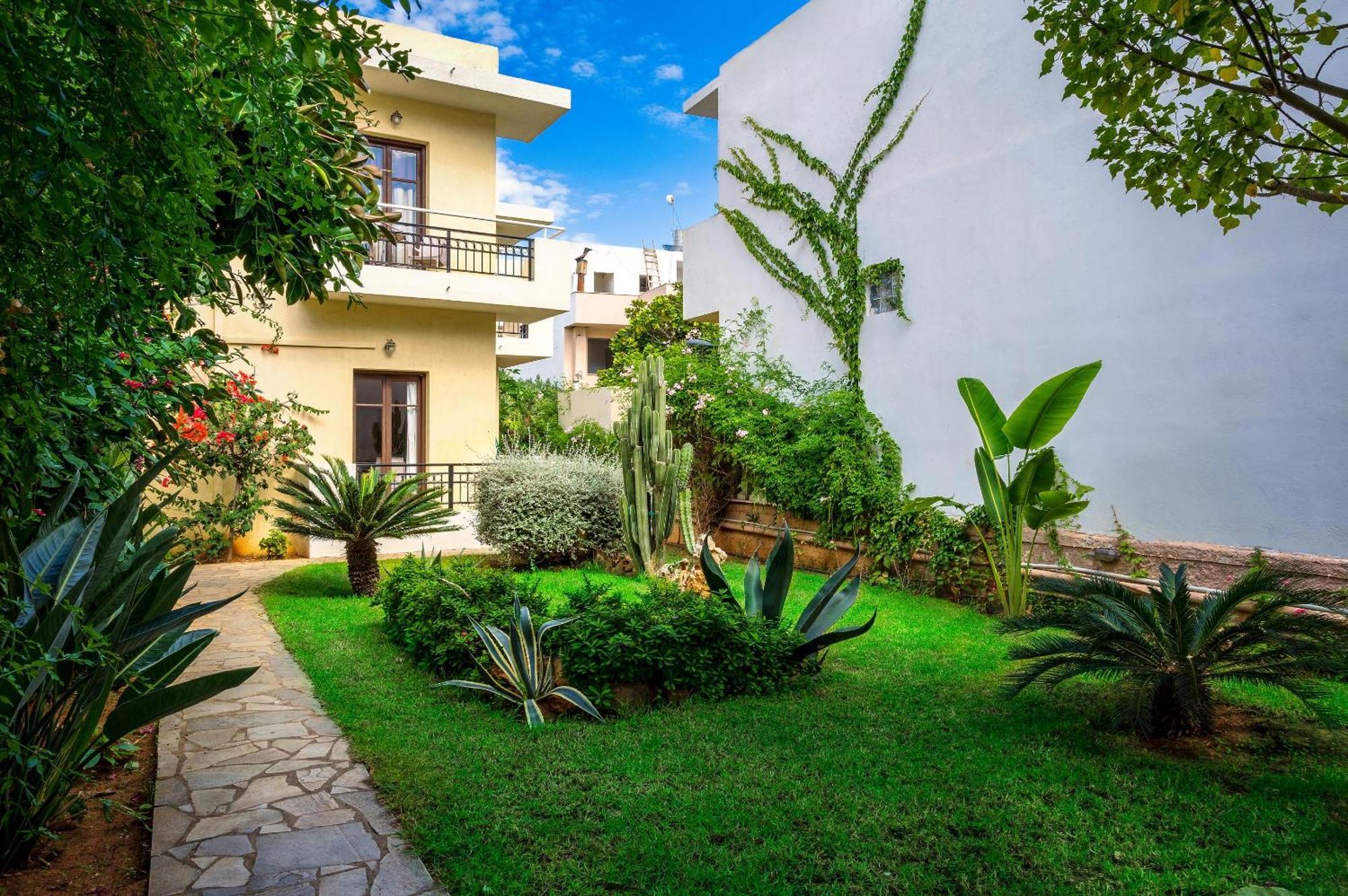 Malia Mare Hotel Bagian luar foto