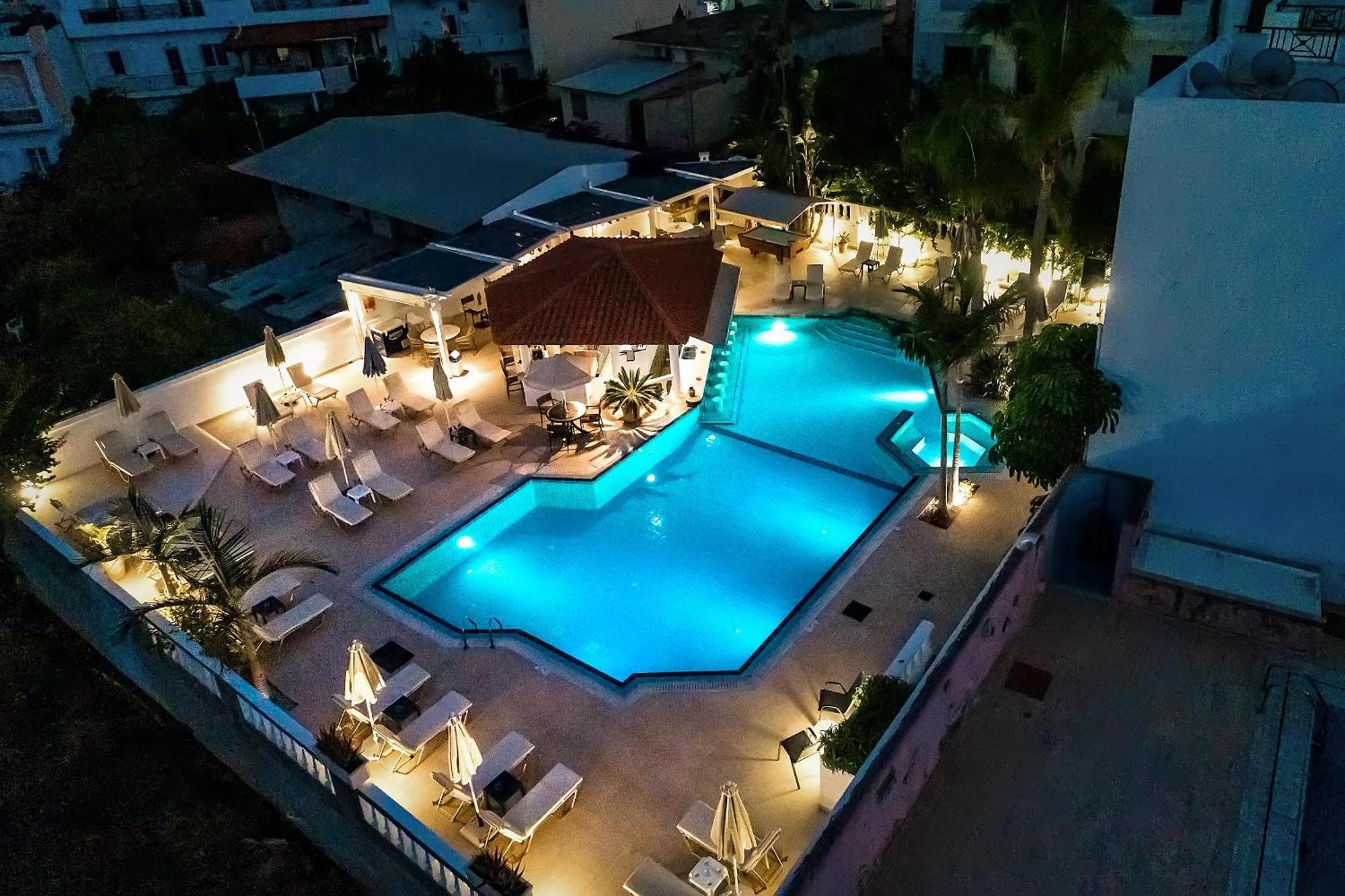 Malia Mare Hotel Bagian luar foto