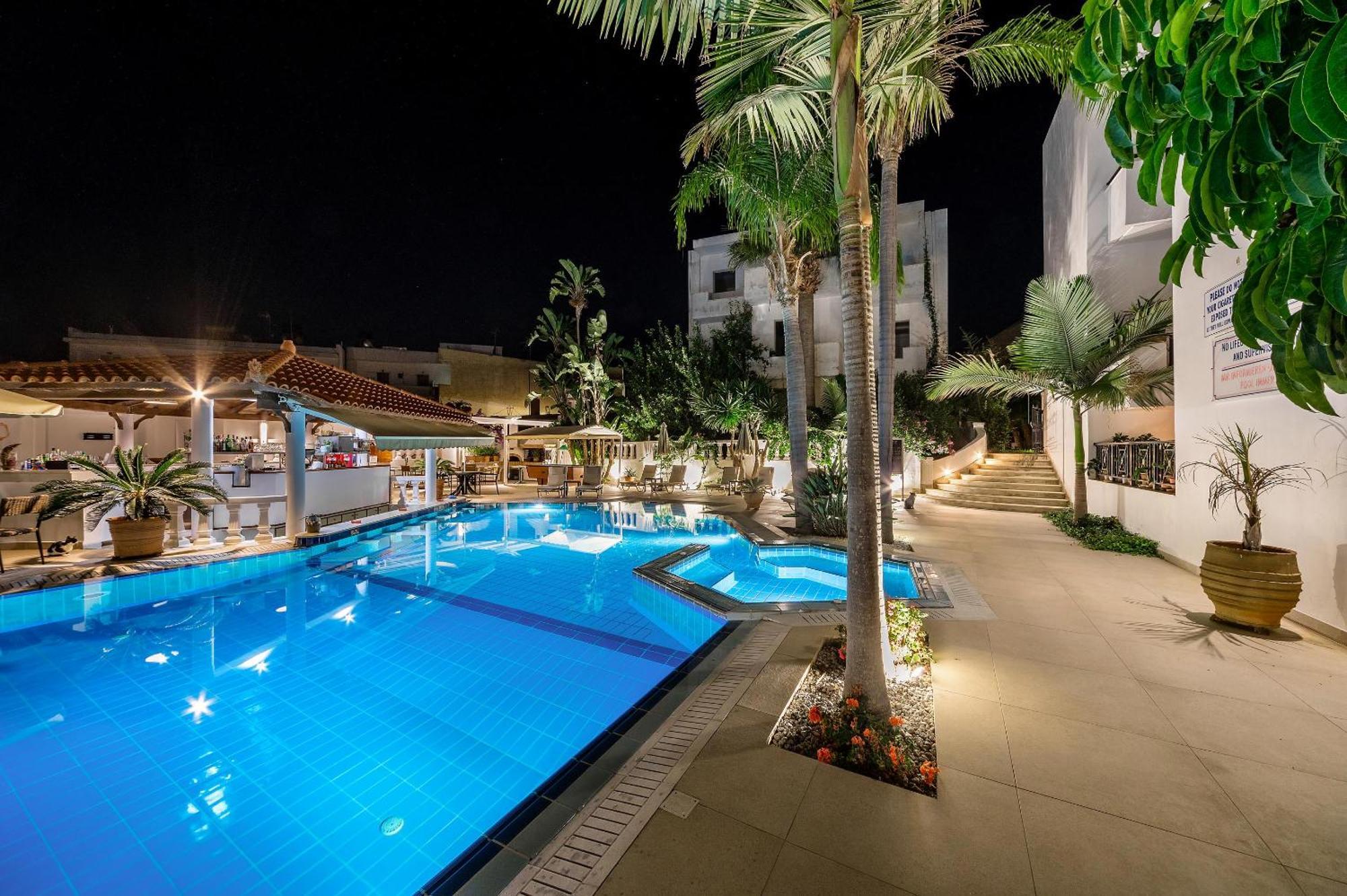 Malia Mare Hotel Bagian luar foto