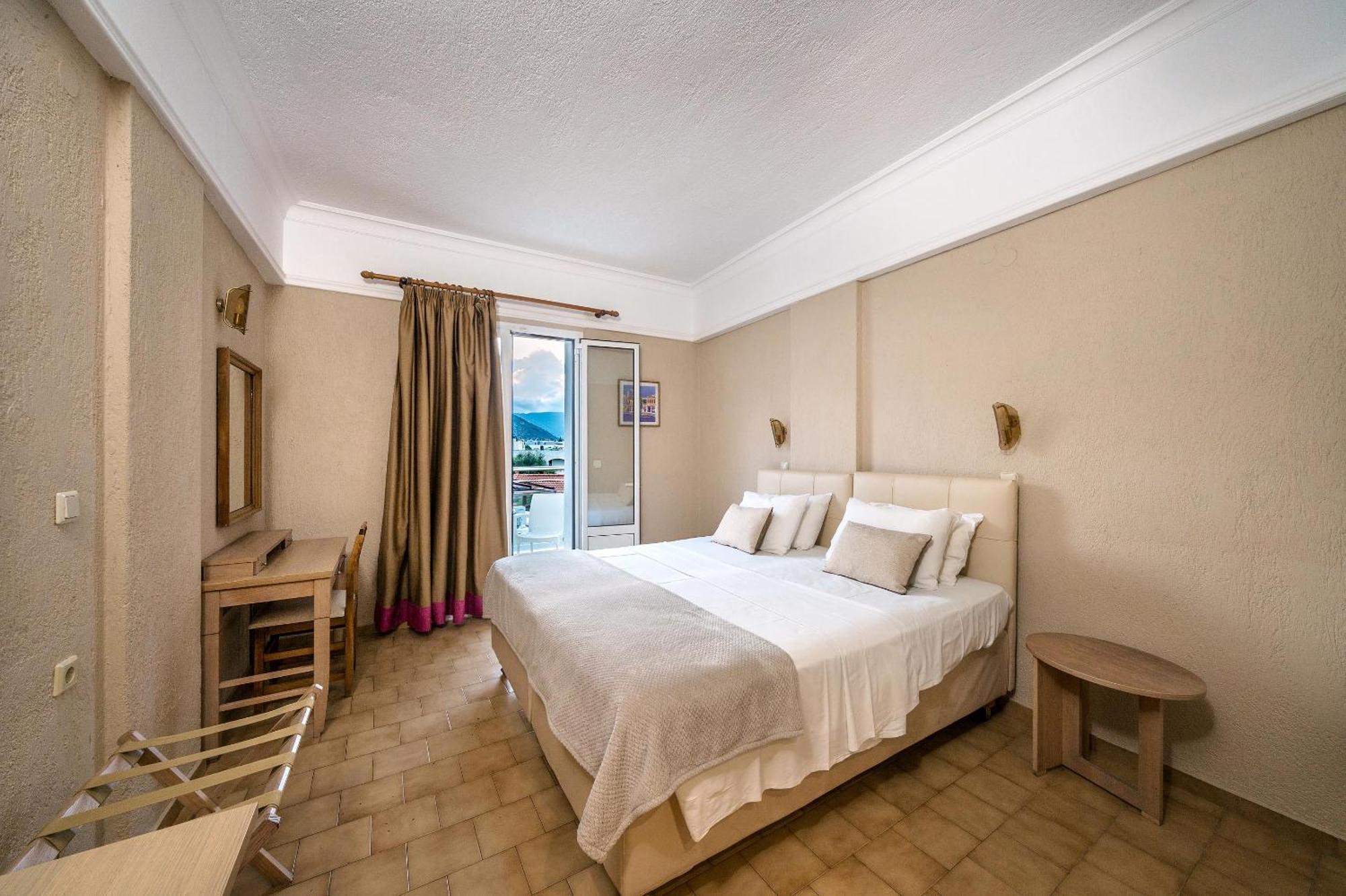Malia Mare Hotel Bagian luar foto