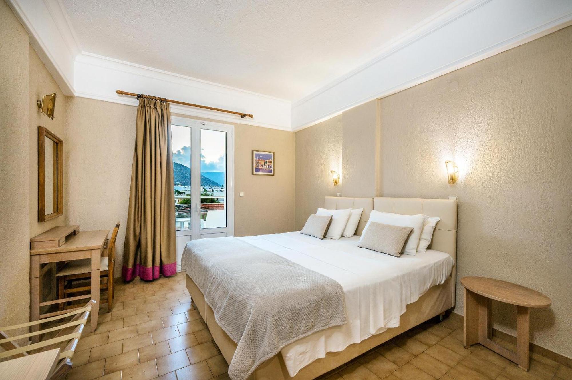 Malia Mare Hotel Bagian luar foto