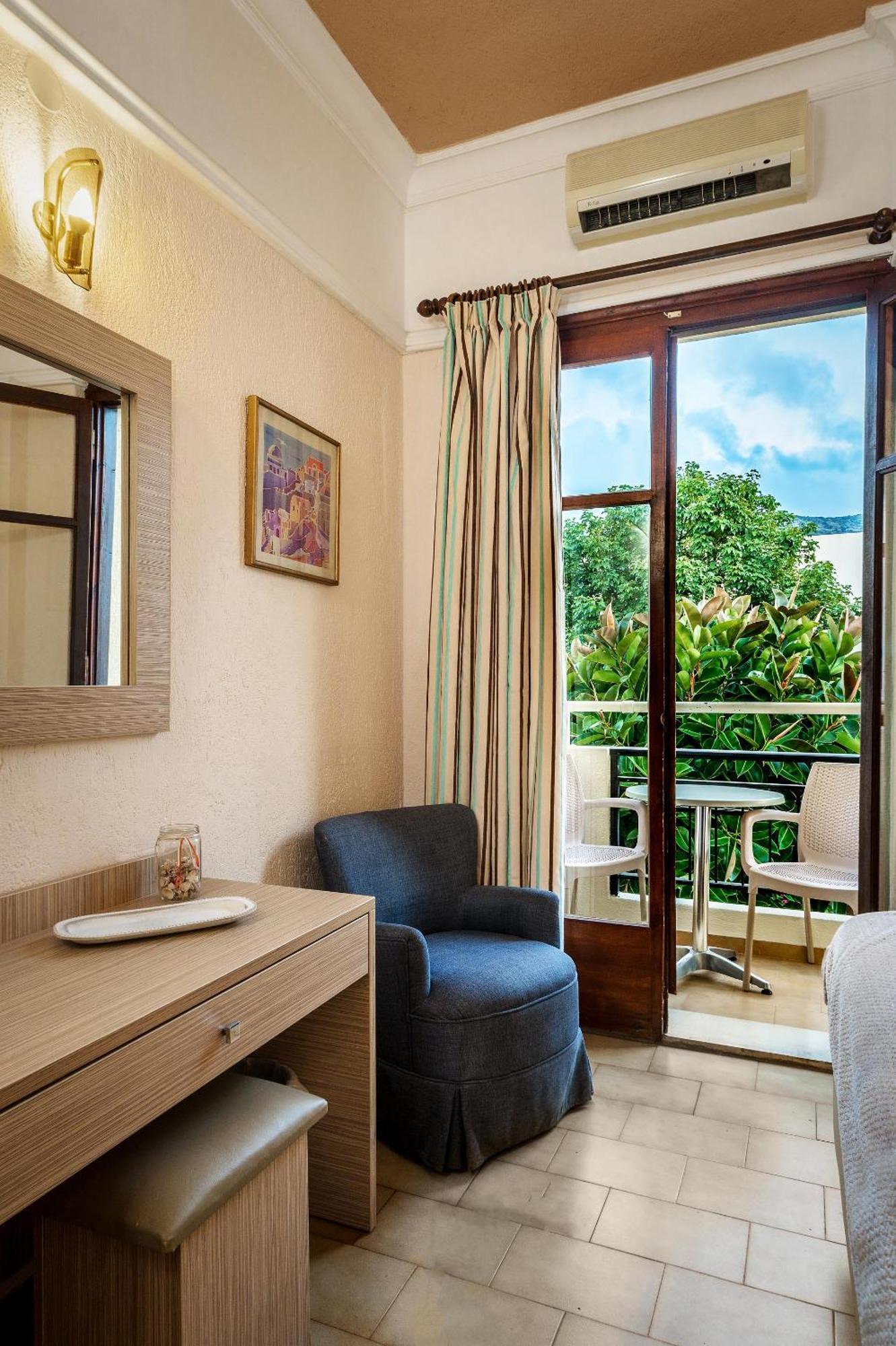 Malia Mare Hotel Bagian luar foto