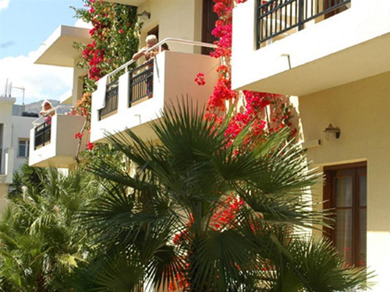Malia Mare Hotel Bagian luar foto
